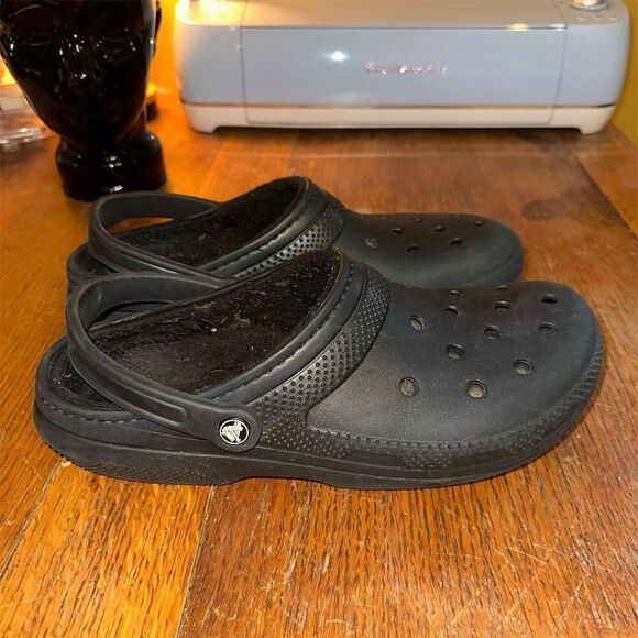 Crocs Classic Black Fur Lined Clogs Winter Slip-On Slippers Size mens 12 - Picture 1 of 8